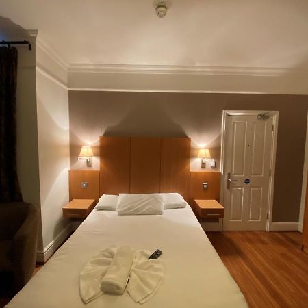 Buckingham Hotel High Wycombe Ngoại thất bức ảnh