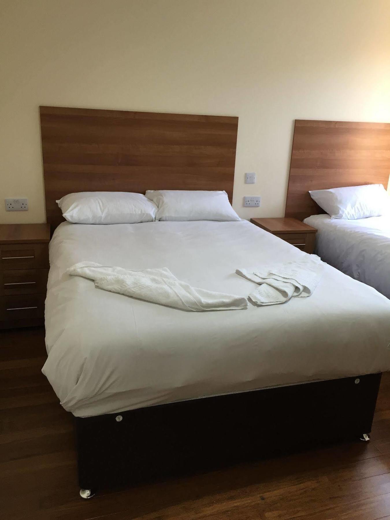 Buckingham Hotel High Wycombe Ngoại thất bức ảnh