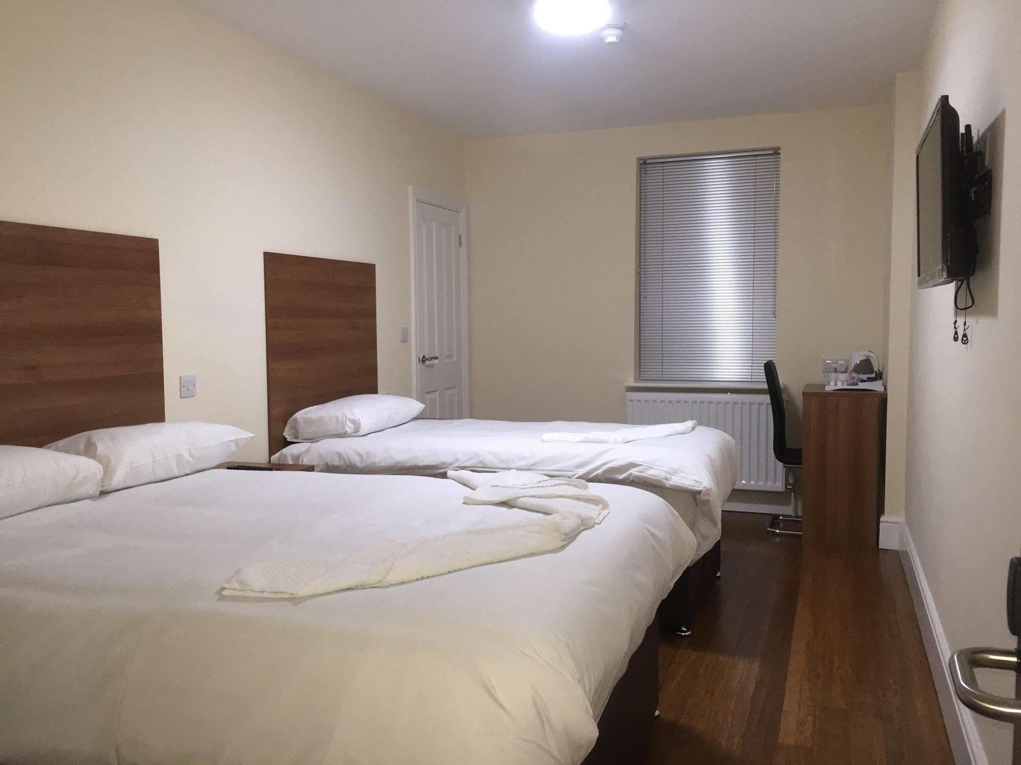 Buckingham Hotel High Wycombe Ngoại thất bức ảnh